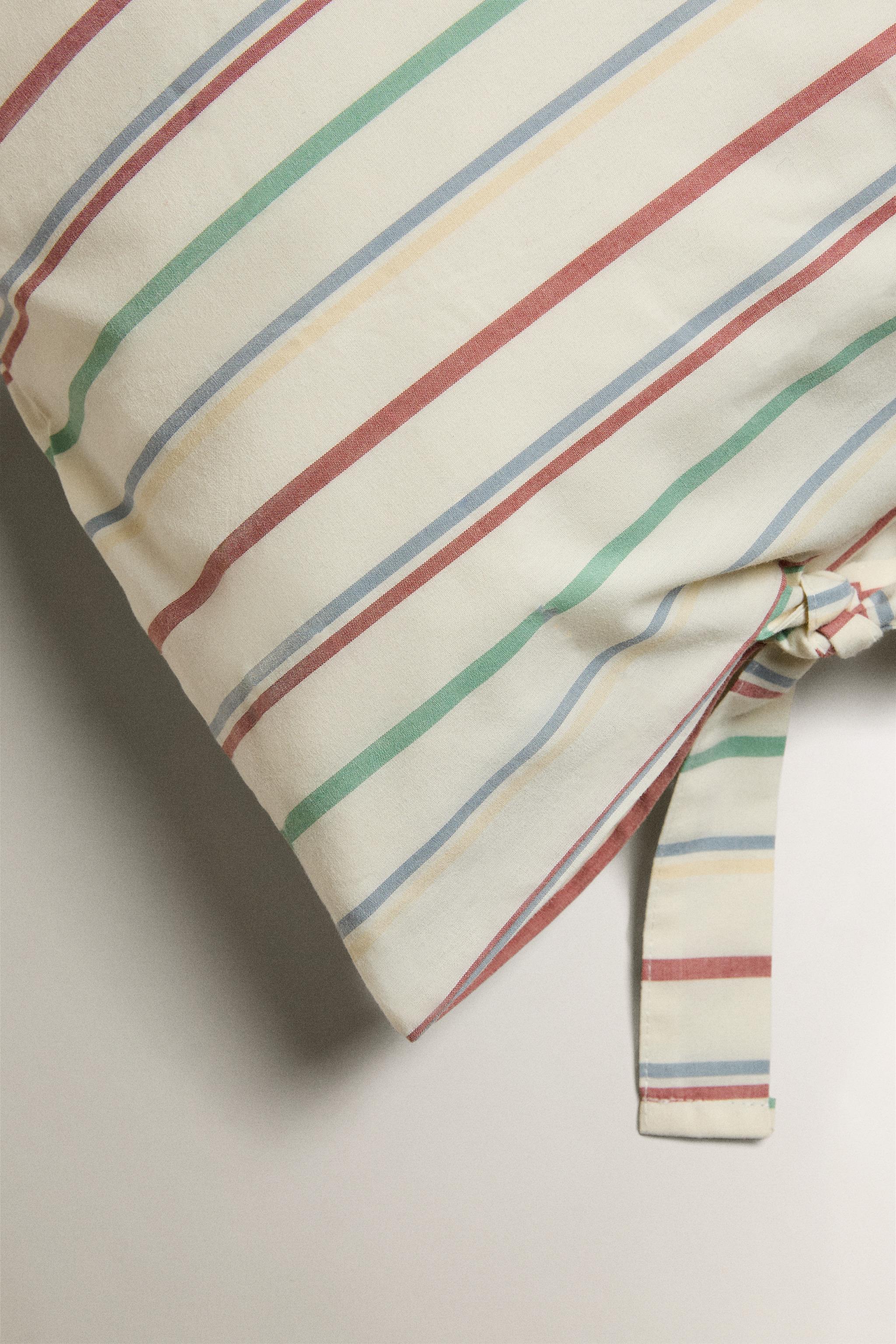 KIDS' MULTICOLOR STRIPED PILLOWCASE